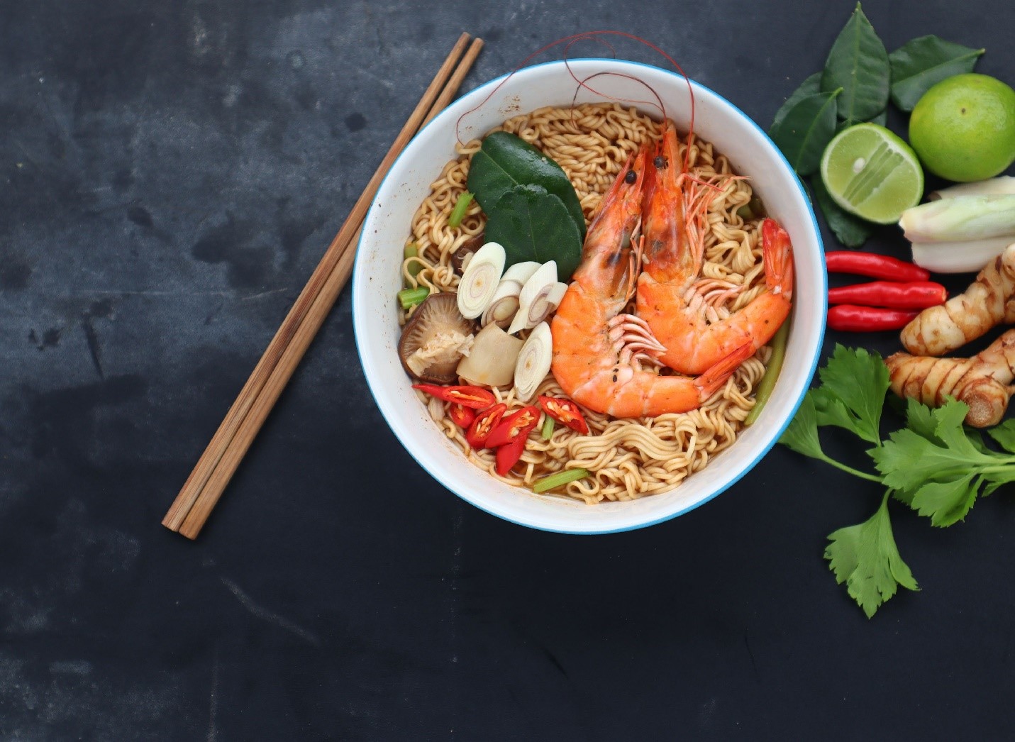 Chuyên gia giới thiệu nguyên tắc 4-5-1 khi dùng mì ăn liền