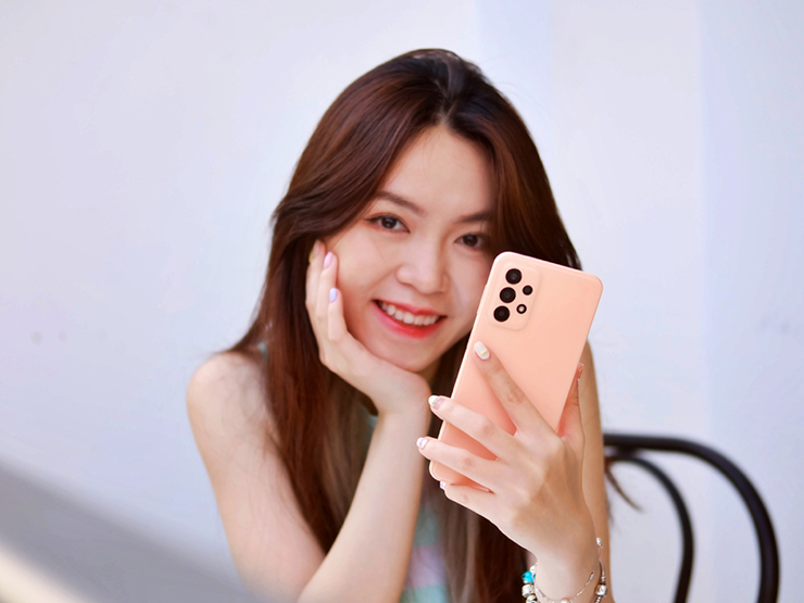 Thời trang Hi-tech - Samsung "ôm mộng" kỷ lục với smartphone màn hình gập