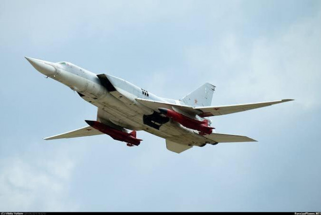 Tu-22M3 mang mẫu tên lửa được cho là KH-32. Ảnh: Twitter