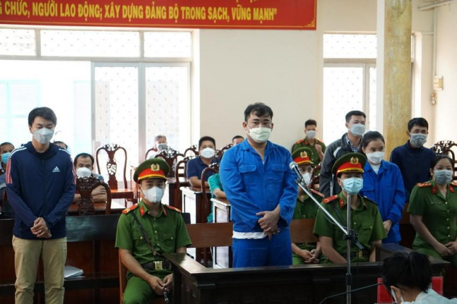 Các bị cáo tại tòa. Ảnh: HD