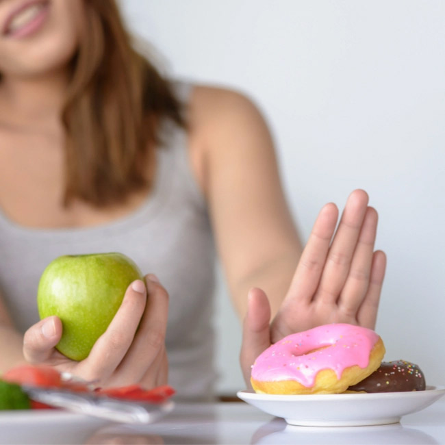 6 thói quen bác sĩ da liễu thường làm để có làn da trẻ đẹp không tuổi - 2