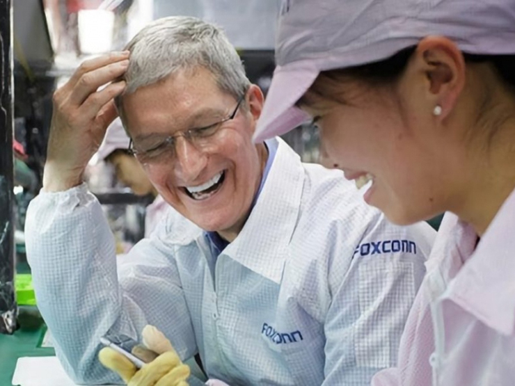 Nhà máy iPhone lớn nhất thế giới thưởng đậm cho công nhân