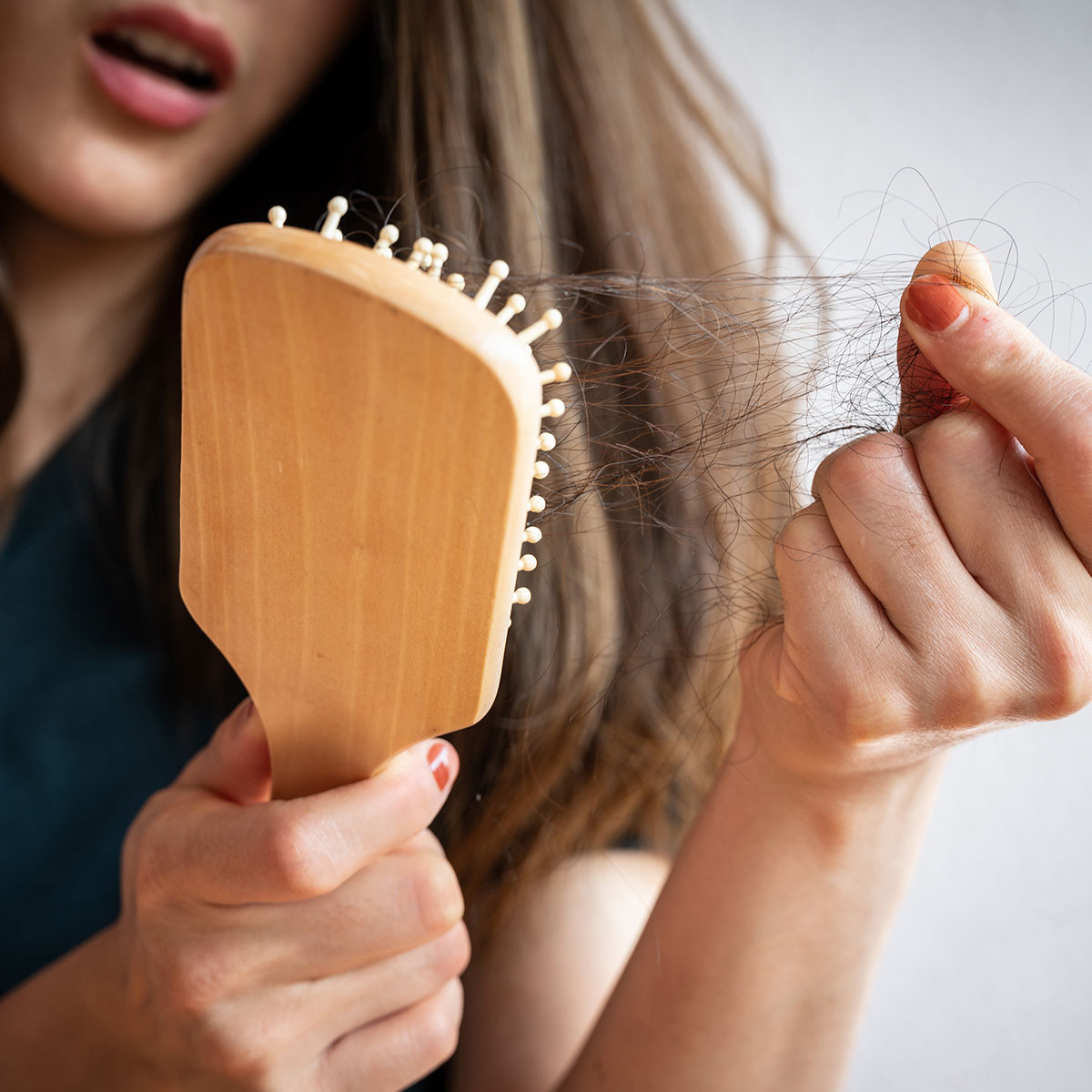 Những món ăn bạn nên tuyệt đối cai để tóc dày dặn, bồng bềnh - 1