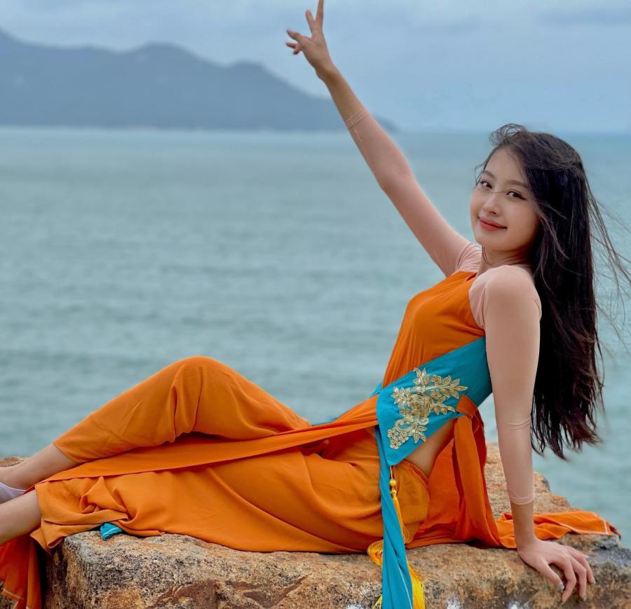 Nữ sinh Hoa Lư có chỉ số nhân trắc học của hiếm, được đặc cách tại Hoa hậu Việt Nam - 4