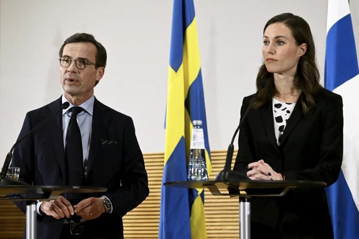 Thủ tướng Thụy Điển&nbsp;Ulf Kristersson&nbsp;trả lời họp báo cùng người đồng cấp Phần Lan ở Helsinki vào ngày 1/11.