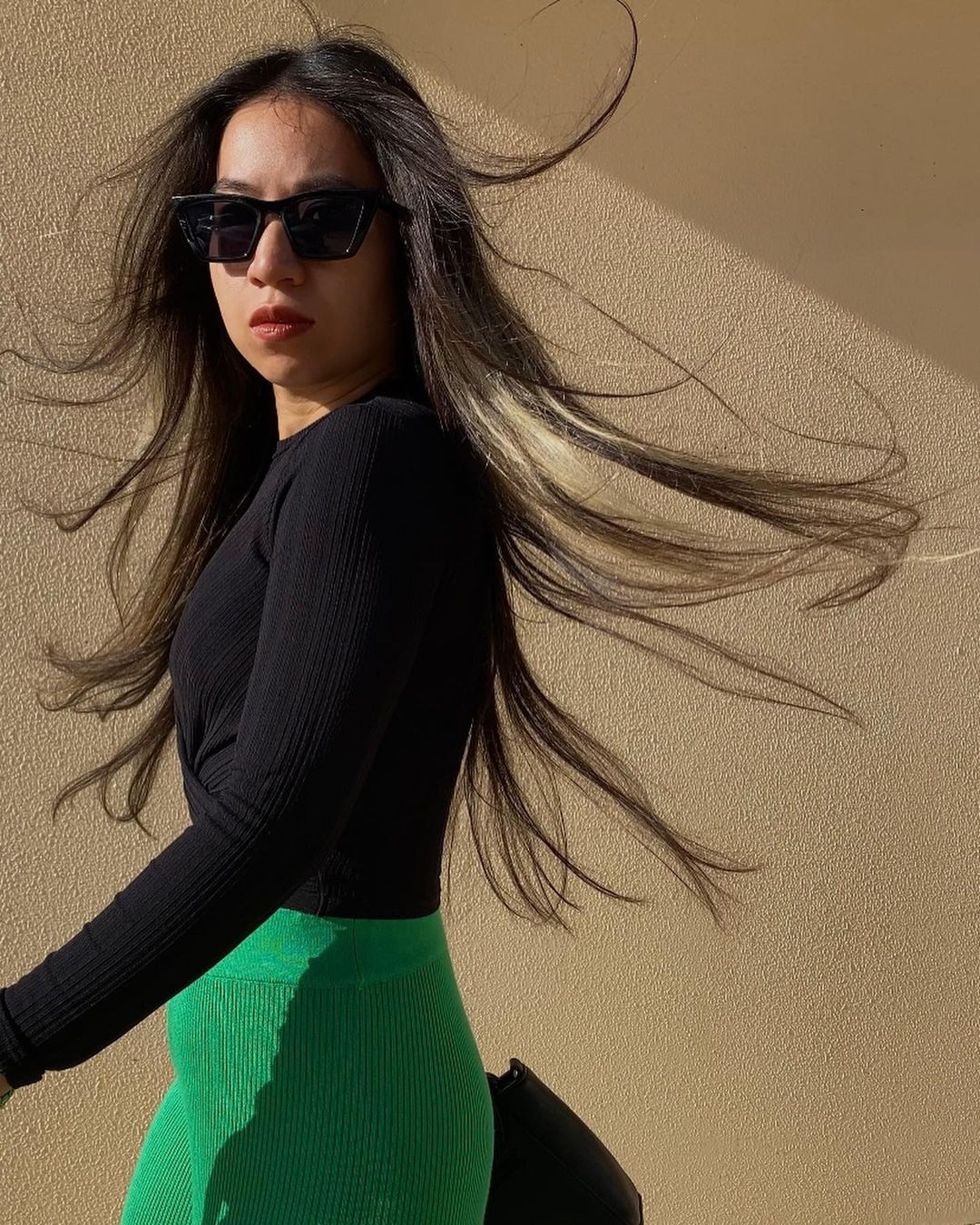 Nguyễn Hoàng Ngân biến hóa đa dạng nhiều kiểu tạo dáng trước ống kính&nbsp;