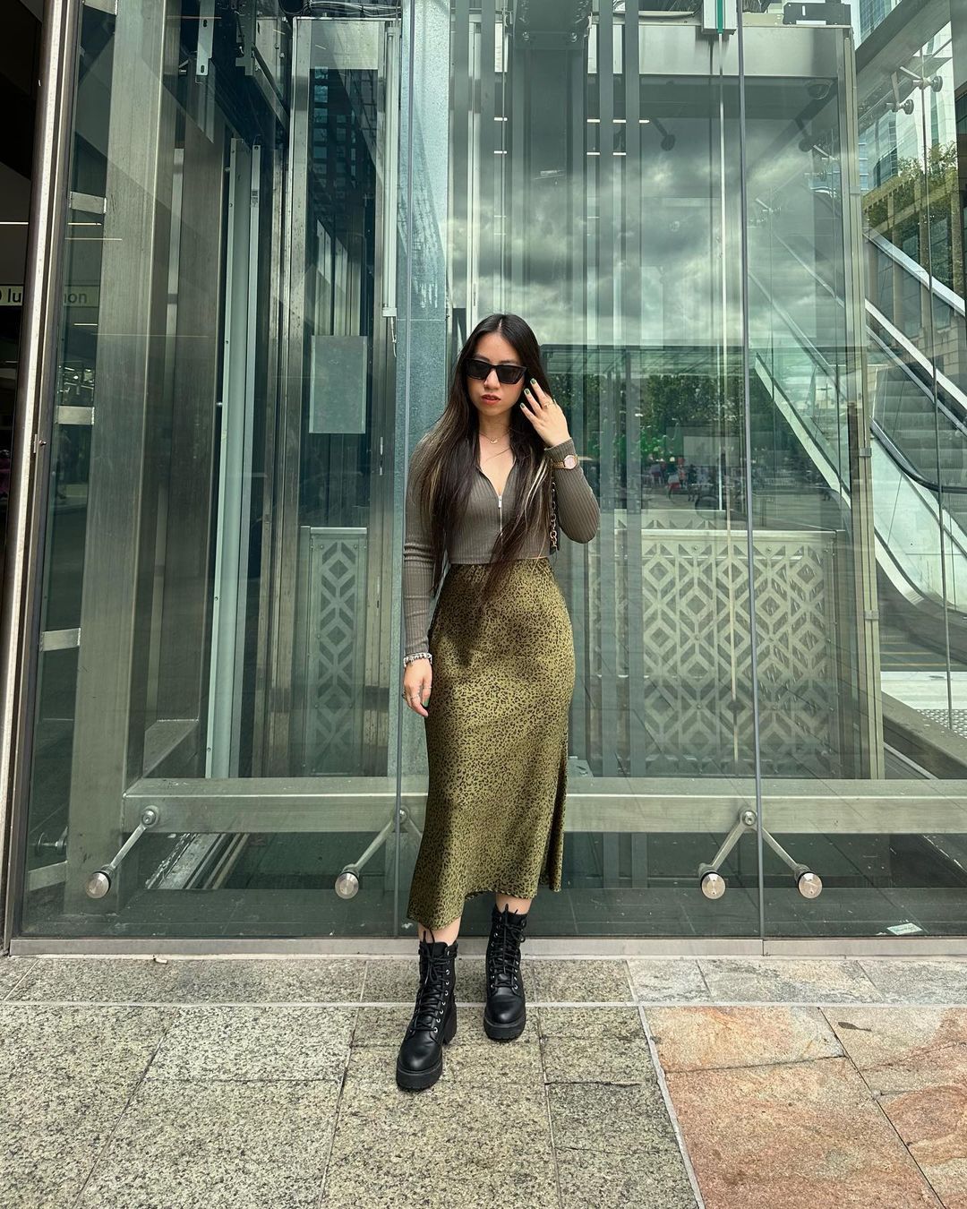 Với cô gái trẻ, công việc làm người mẫu ảnh thời trang cần sự đầu tư nghiêm túc và bền bỉ