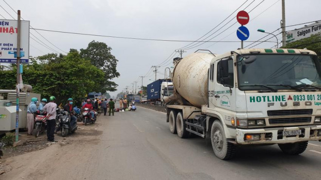 Một Công an tỉnh Long An bị tai nạn tử vong trên đường đi học - 1