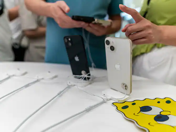 Thời trang Hi-tech - Nhà máy iPhone lớn nhất thế giới bị phong tỏa, Apple lo sốt vó