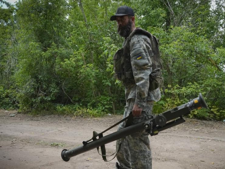 Thế giới - Mỹ mới chỉ kiểm tra được 10% số vũ khí cung cấp cho Ukraine