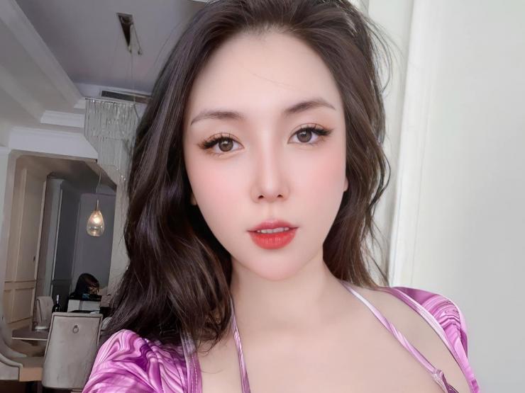 Làm đẹp - Bà xã Khắc Việt 30 tuổi vẫn trẻ đẹp như thuở đôi mươi nhờ "thay da"