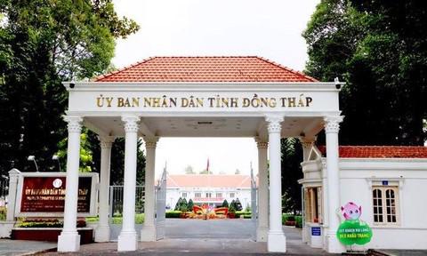 &nbsp;Cổng vào trụ sở UBND tỉnh Đồng Tháp. Ảnh: N.Ánh