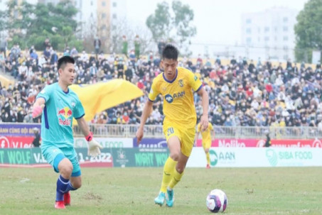 Video bóng đá SLNA - Bình Dương: Người hùng Văn Đức, "chảo lửa" Vinh mở hội (V-League)