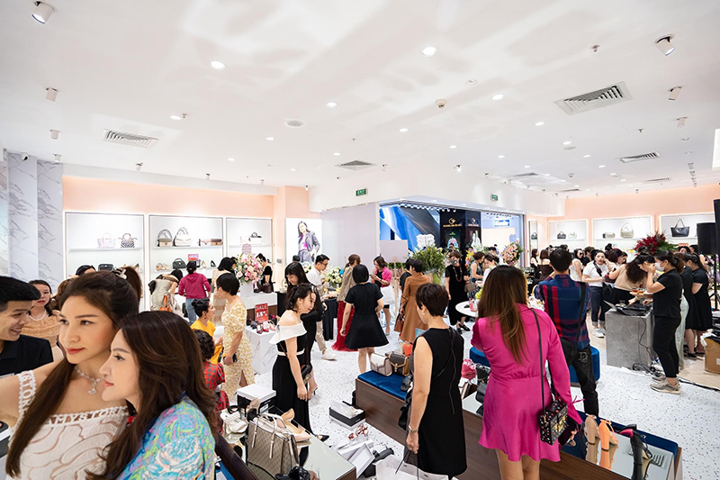 Tuần lễ thời trang bùng nổ khi diễn ra sự kiện ra mắt store Nine West
