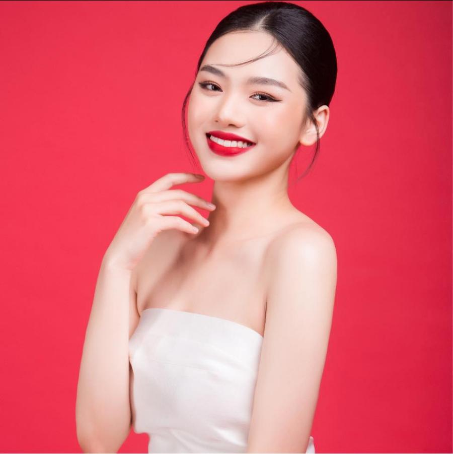 Tiểu thư RMIT gây chú ý tại Hoa hậu Việt Nam với chiếc váy hở vòng 1 ghi điểm - 3