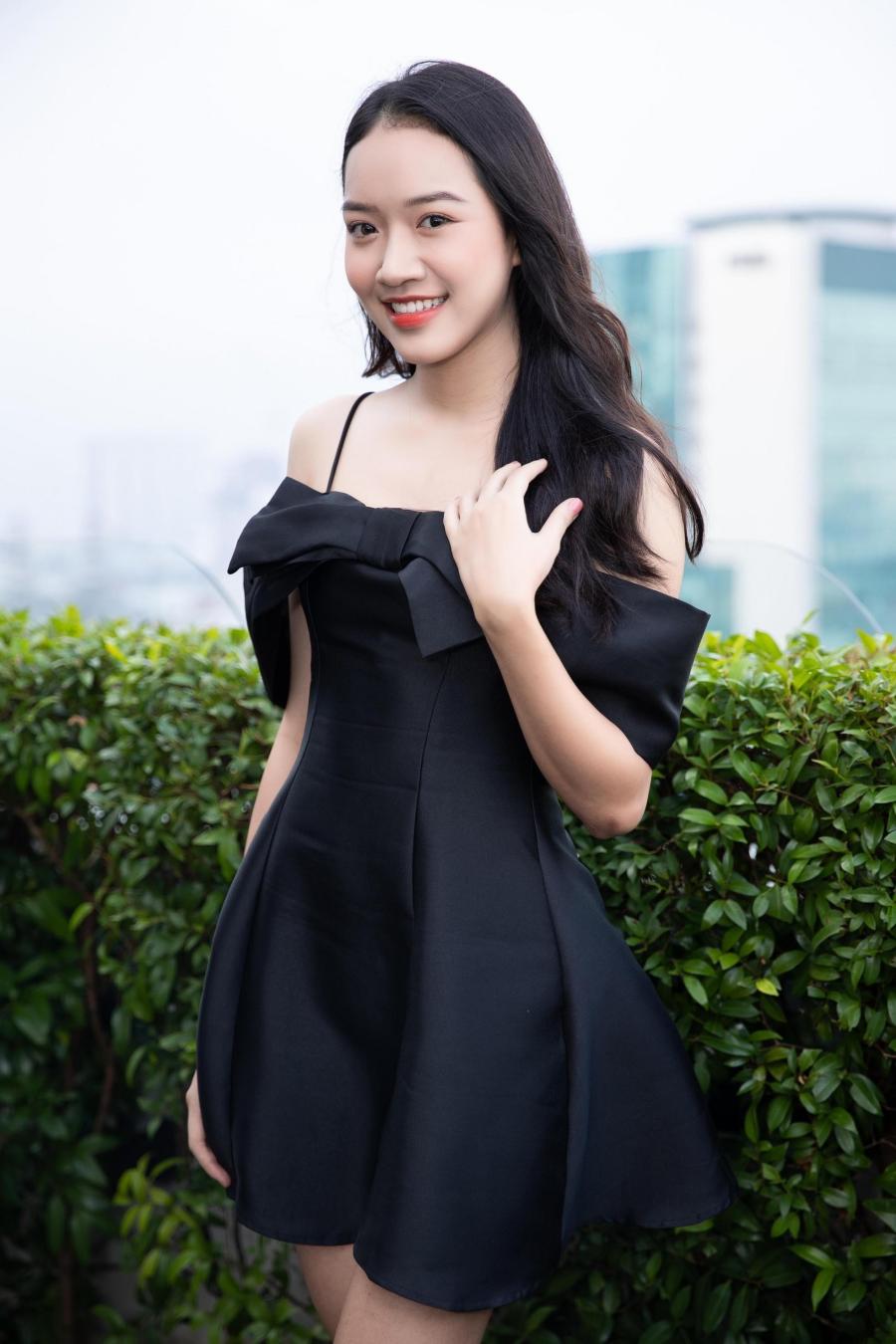 Tiểu thư RMIT gây chú ý tại Hoa hậu Việt Nam với chiếc váy hở vòng 1 ghi điểm - 7