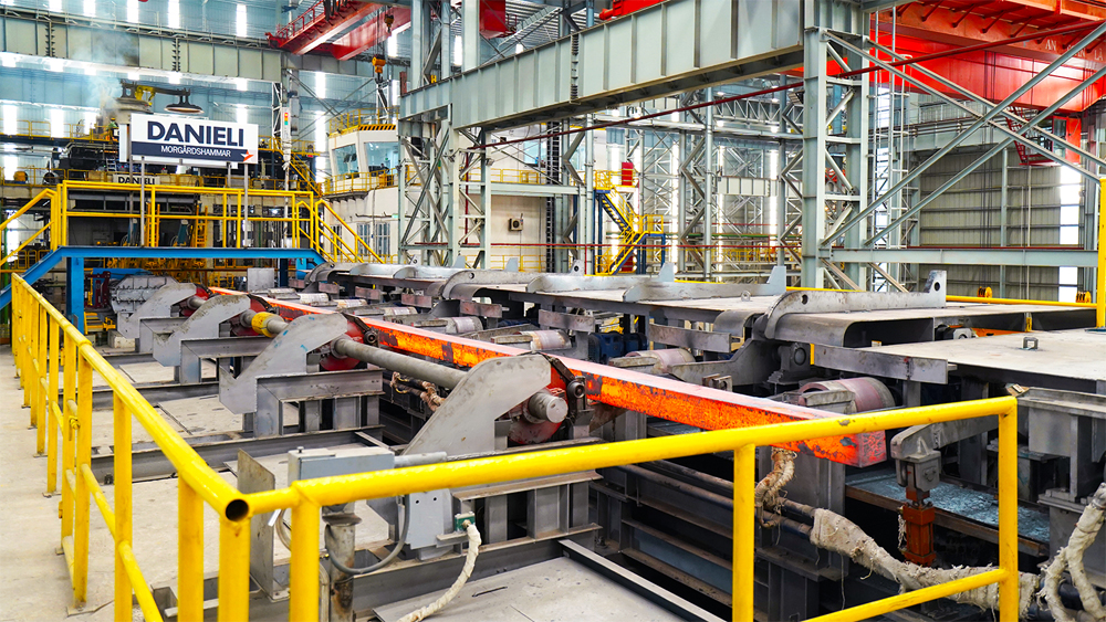 VAS tiên phong sử dụng công nghệ lò điện cảm ứng trong quá trình sản xuất thép