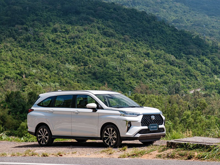 Tin tức ô tô - Giá xe Toyota Veloz Cross niêm yết và lăn bánh tháng 11/2022