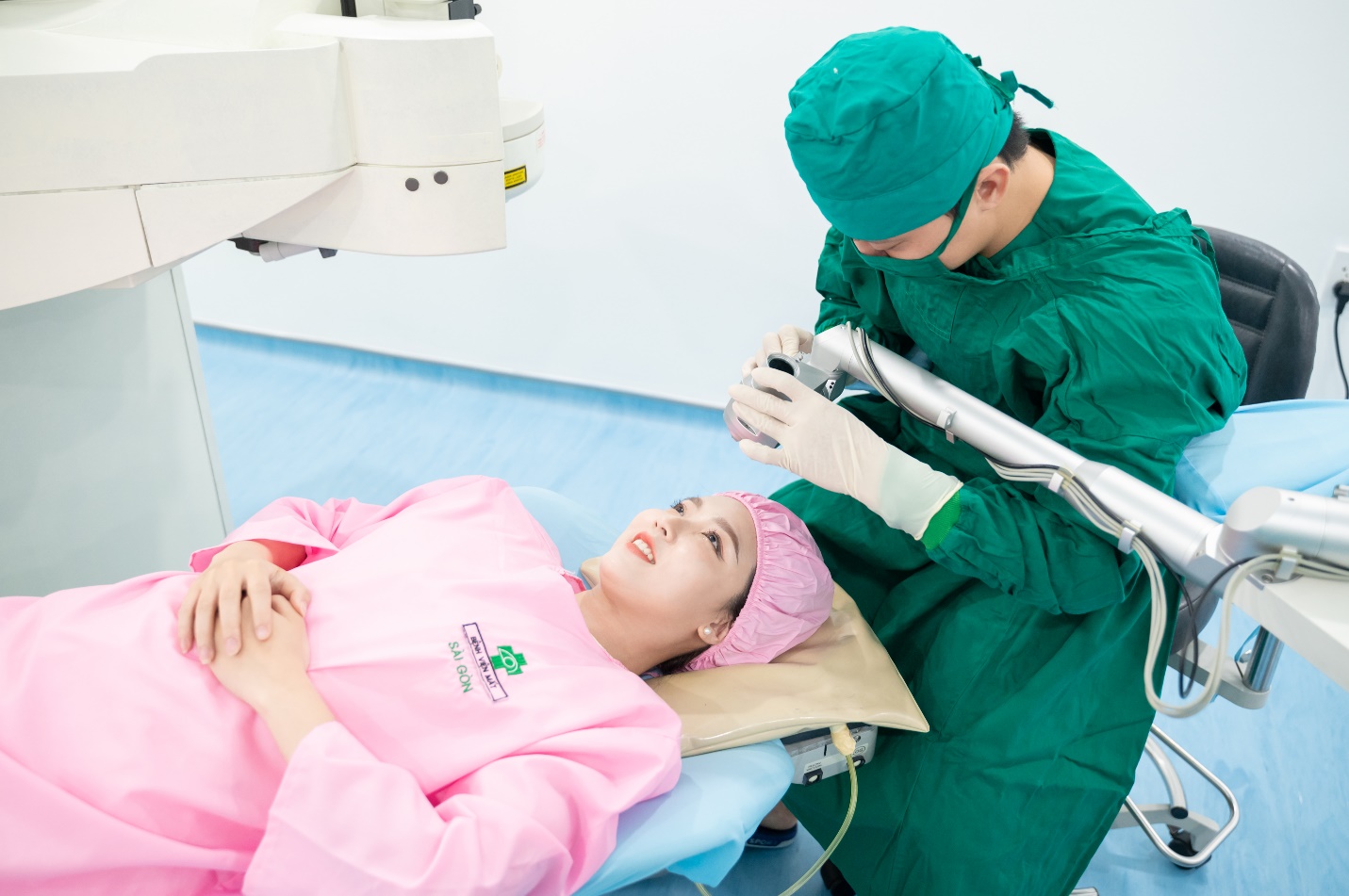 Bệnh viện Mắt Sài Gòn Sông Hàn thực hiện các công nghệ xóa cận hiện đại như Lasik, FemtoLasik, Relex Smile