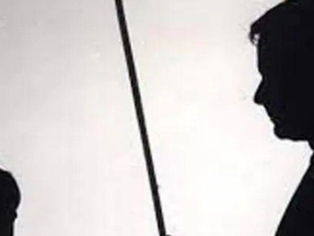 Giáo dục - du học - Gia sư dạy Toán ngồi tù vì đánh học sinh 8 tuổi khi trả lời câu hỏi sai