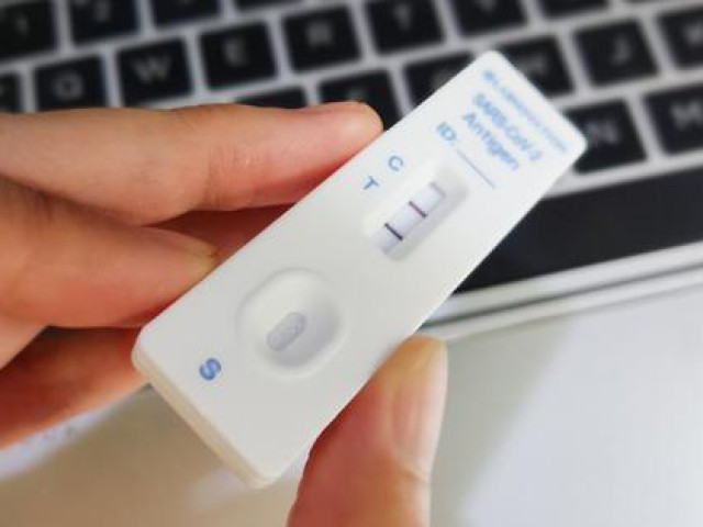 Sức khỏe đời sống - Dùng thuốc mix cứu người đàn ông dương tính COVID-19 suốt 411 ngày