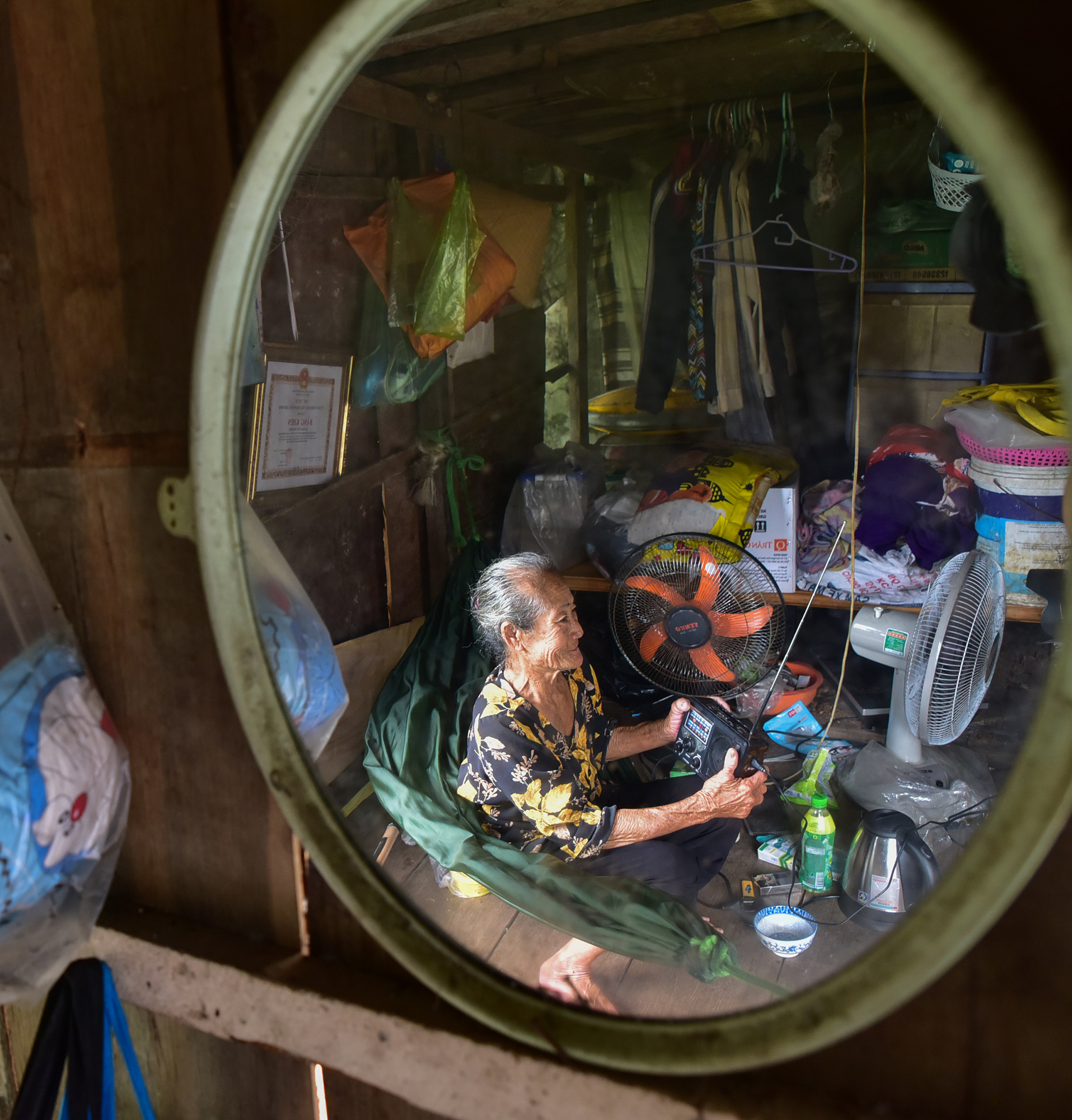 Cuộc sống cô độc của cụ bà 74 tuổi lênh đênh trên thuyền giữa Sài Gòn - 15