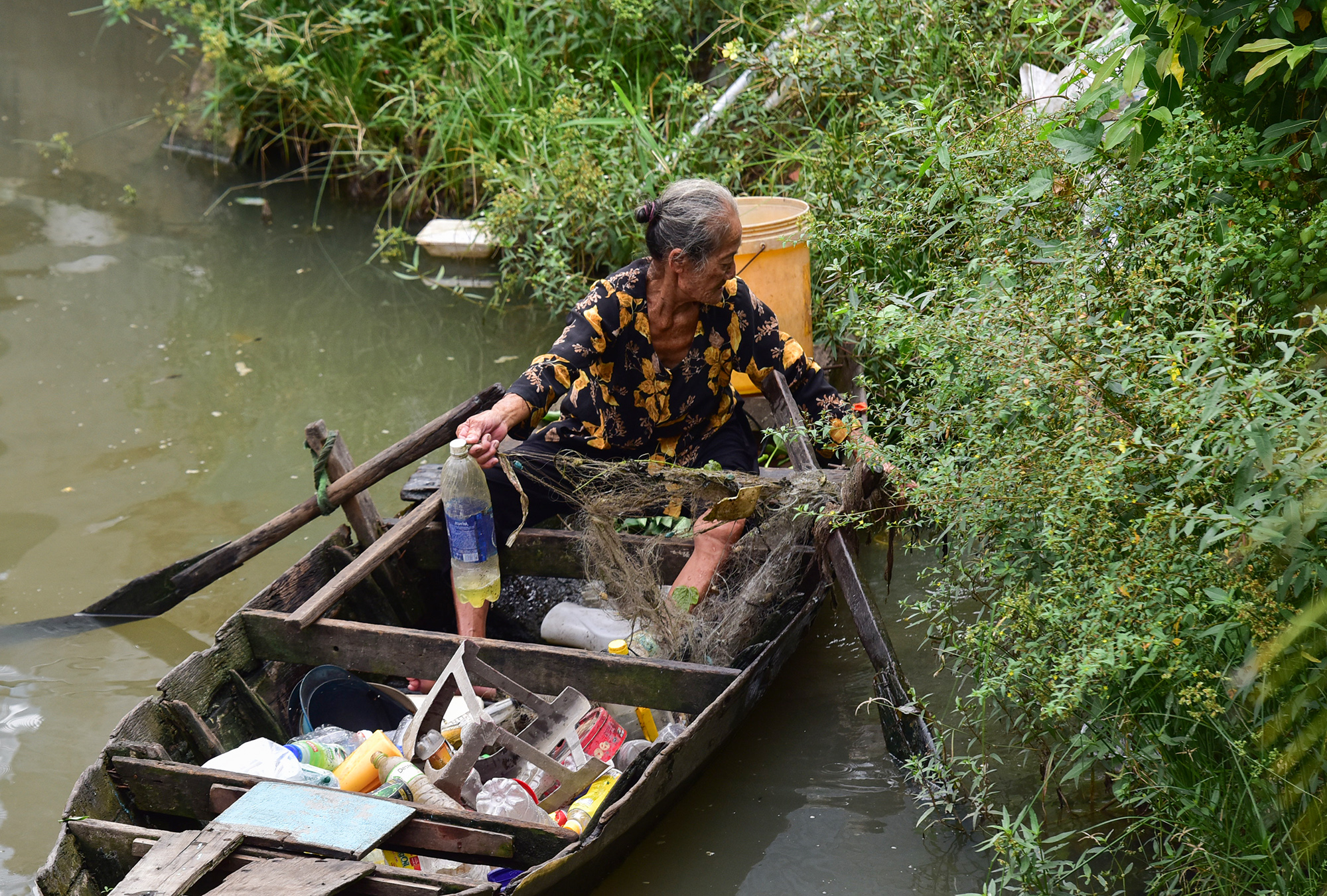 Cuộc sống cô độc của cụ bà 74 tuổi lênh đênh trên thuyền giữa Sài Gòn - 5