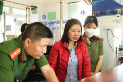 Pháp luật - Bắt giam cán bộ địa chính xã làm sổ đỏ cho người dân lấy 1,3 tỷ đồng