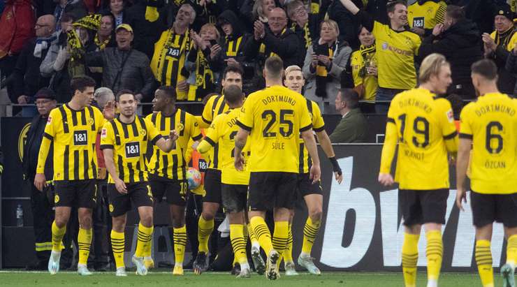 Dortmund "giải quyết" đối thủ chỉ trong hiệp 1
