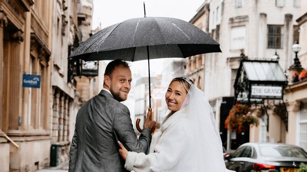 Luke Dickinson và Vira Klimova kết hôn vào tháng 9