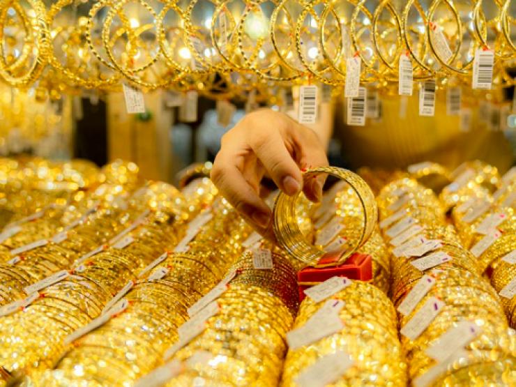 Kinh doanh - Giá vàng hôm nay 7/11: Đi ngược dự đoán, vàng giảm ngay khi mở cửa