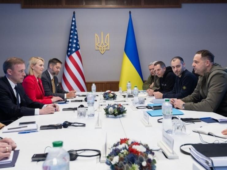 Mỹ ngầm khuyến khích Ukraine đàm phán hòa bình với Nga