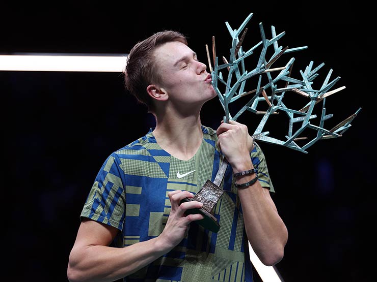 Thể thao - Rune thắng Djokovic theo cách Federer &amp; Nadal bất lực, Nole bị nghi dùng "thuốc thần"