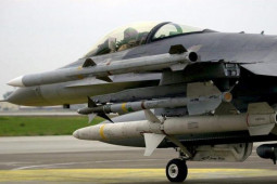 Media - Tên lửa chống bức xạ AGM-88 Harm: "Thợ săn" radar lợi hại của Mỹ