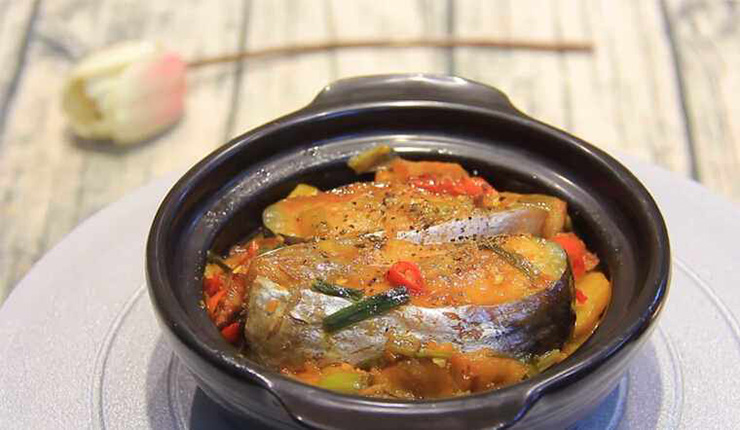 Ở Cà Mau, nghề làm cá dứa một nắng và cá dứa khô cũng mang về thu nhập ổn định cho người dân nơi đây
