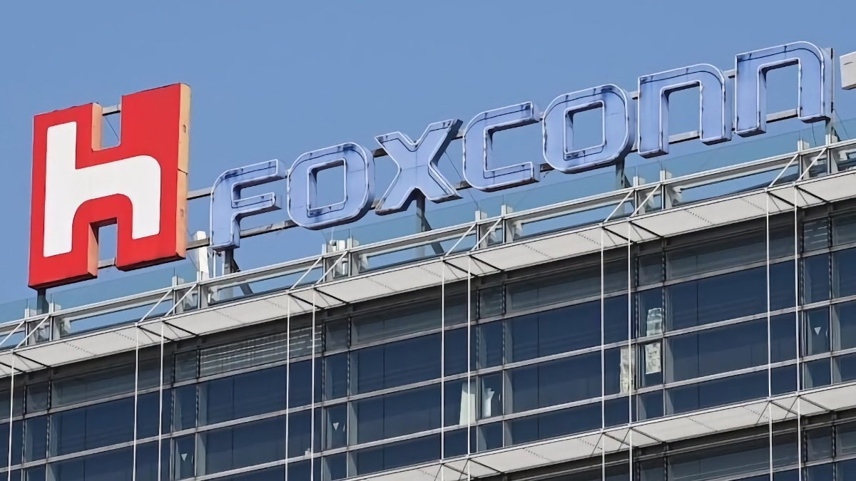 Nhà máy Foxconn đặt tại Trịnh Châu giảm sản lượng cặp iPhone 14 Pro vì Covid- 19 tái bùng phát.