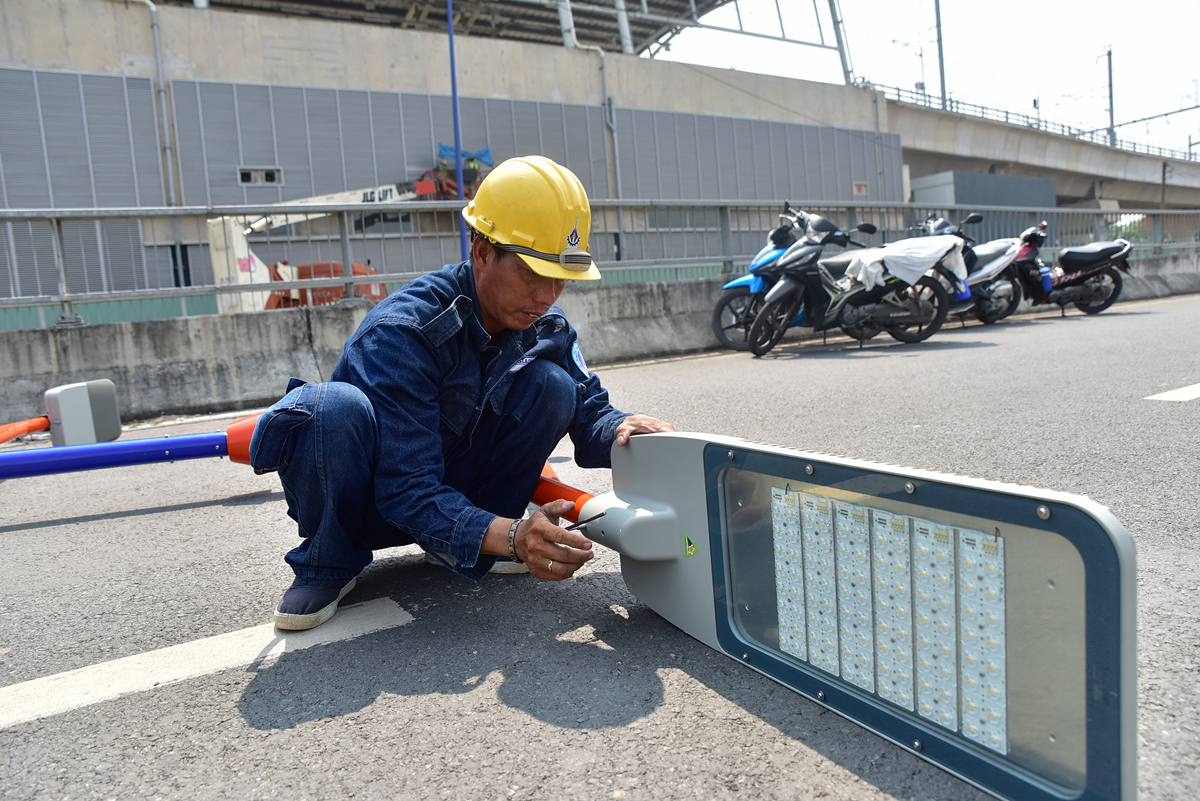 Chưa đưa vào sử dụng, hầm chui trăm tỷ ở TP.HCM đã bị vẽ “ép cọc bê tông” Chua-dua-vao-su-dung-ham-chui-tram-ty-o-TPHCM-da-bi-ve-ep-coc-be-tong-10-1667837588-758-width1200height801