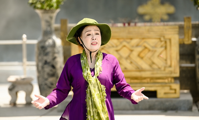 Nữ giảng viên Nguyễn Thu Hằng vào vai cô gái đi tìm cha liệt sĩ trong phim ca nhạc - 1