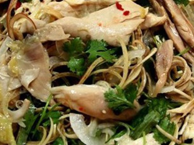 Ẩm thực - Nộm gà xé phay – món gỏi nổi tiếng của Việt Nam và cách làm đơn giản nhưng thơm ngon, hấp dẫn tại nhà