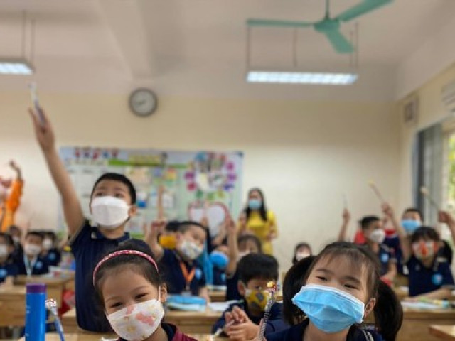 Giáo dục - du học - Sách giáo khoa mới: Kiểm soát 'sạn', giảm giá bán