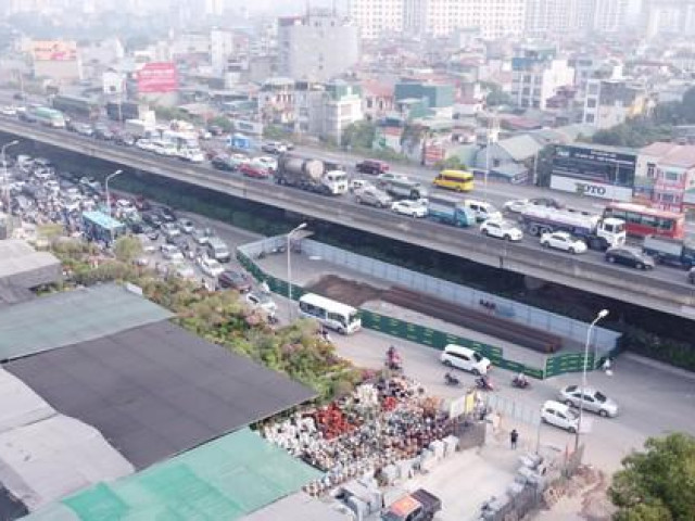 Tin tức trong ngày - Cục CSGT hiến kế 'giải cứu' đường Nguyễn Xiển đang tắc không lối thoát