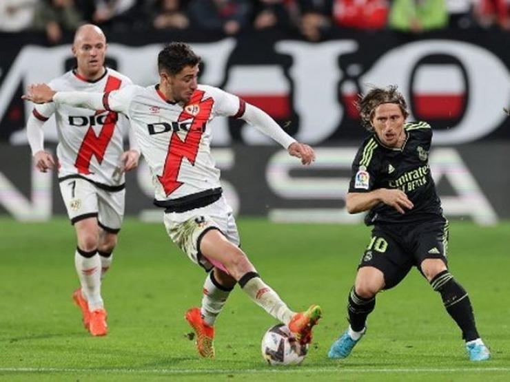 Bóng đá - Barca “châm chọc” Real Madrid thua sốc, gọi lại Pique cho trận tới
