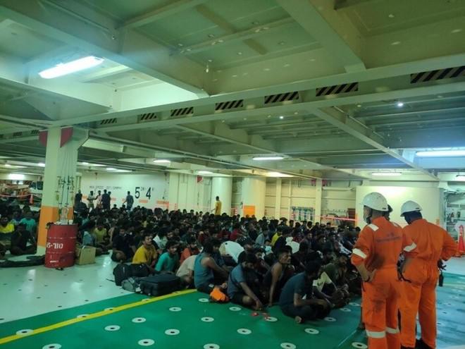 Hỗ trợ cứu nạn 303 người Sri Lanka gặp nạn trên vùng biển Việt Nam - 2