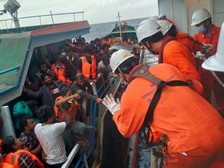 Tin tức trong ngày - Hỗ trợ cứu nạn 303 người Sri Lanka gặp nạn trên vùng biển Việt Nam