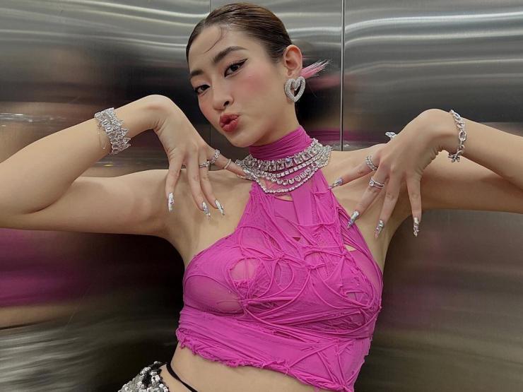 Thời trang - "Hoa hậu đẹp nhất Cao Bằng" thu hút ánh nhìn khi diện áo yếm mỏng manh