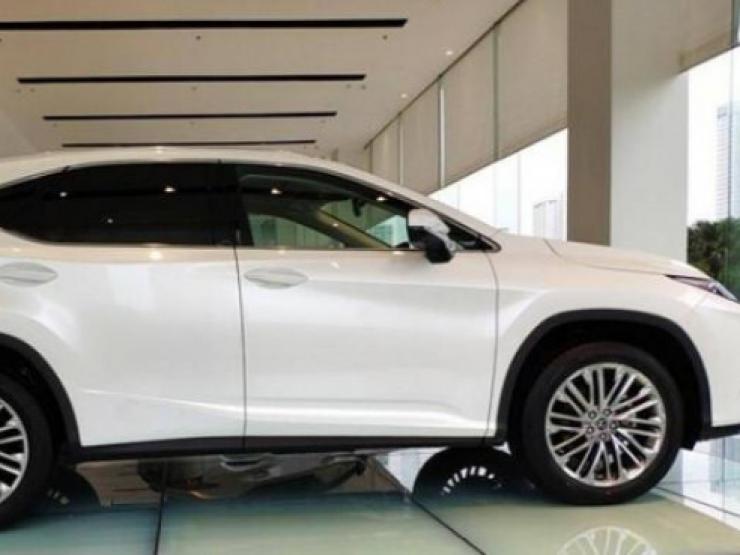 Tin tức trong ngày - Tin tức 24h qua: Đấu giá 2 xe Lexus 570 tang vật vi phạm không có người nhận