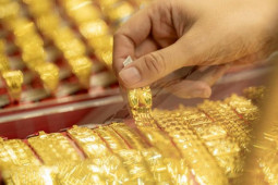 Kinh doanh - Giá vàng hôm nay 8/11: Đi ngang, chờ thông tin mới