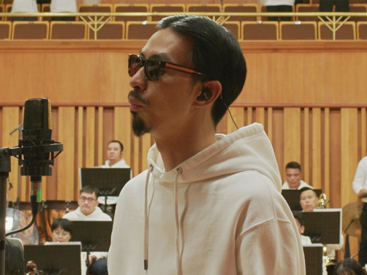 Ca nhạc - MTV - Đen gây choáng khi đọc rạp trên nền nhạc giao hưởng