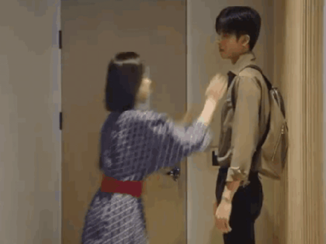 Bạn trẻ - Cuộc sống - Sau ly hôn, người phụ nữ U50 yêu ngay người tình đẹp trai kém 25 tuổi