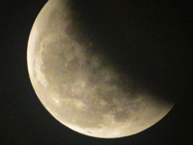 Tin tức trong ngày - Nguyệt thực "bóng ma": Vì sao trăng máu ở TP HCM hai lần bị "cắn dở"?